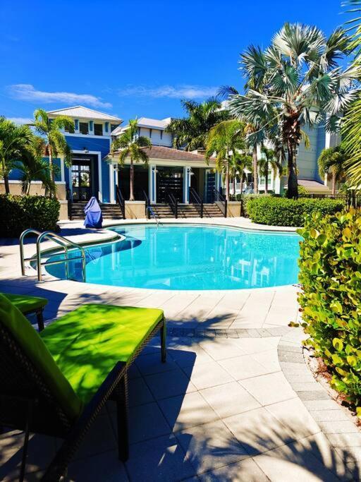 Seas The Day By Coastal Chic Vacations Apartment Bradenton Exterior photo